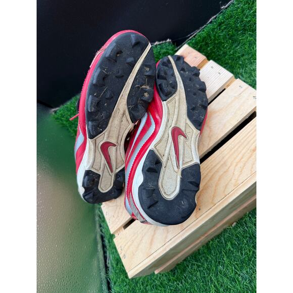 Nike- Cleats-Red/White- Size 5.5Y - Picture 10 of 10